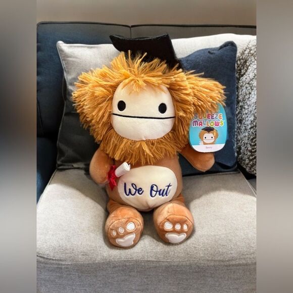 Squishmallow Graduation Benny the Bigfoot Squeezemallow New with Tags Plushie - Picture 2 of 6